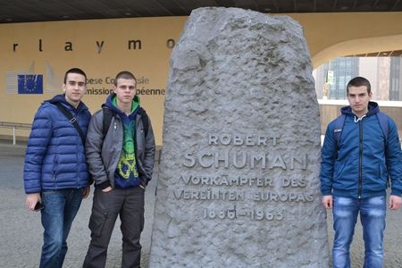 ПМГ представи България на младежки форум в Брюксел