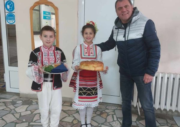 „Двигателят“ на рок група Б.Т.Р. Славчо Николов в откровен разговор със седмокласниците на Математическата
