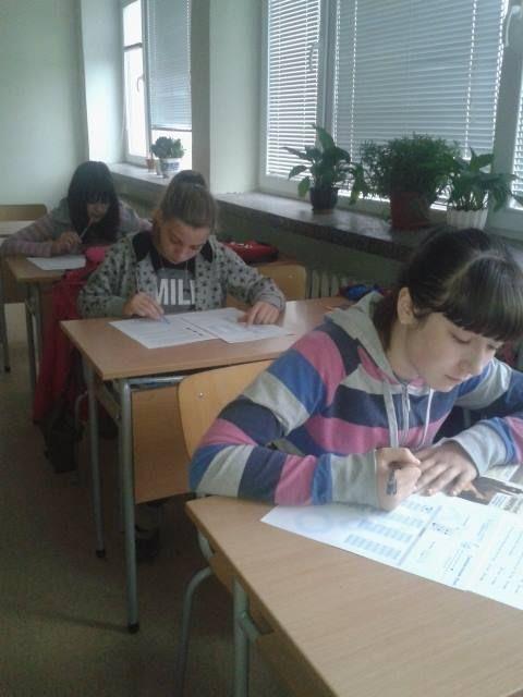 Двудневна надпревара по английски език в две състезания за учениците от ПМГ 