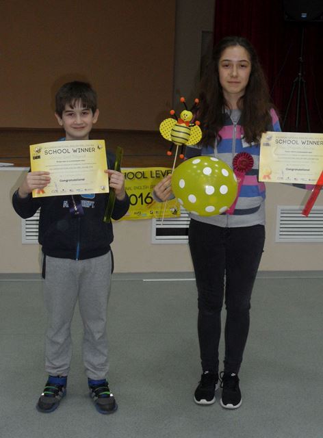 Седмокласничката Нора Николова е победител в Spelling Bee